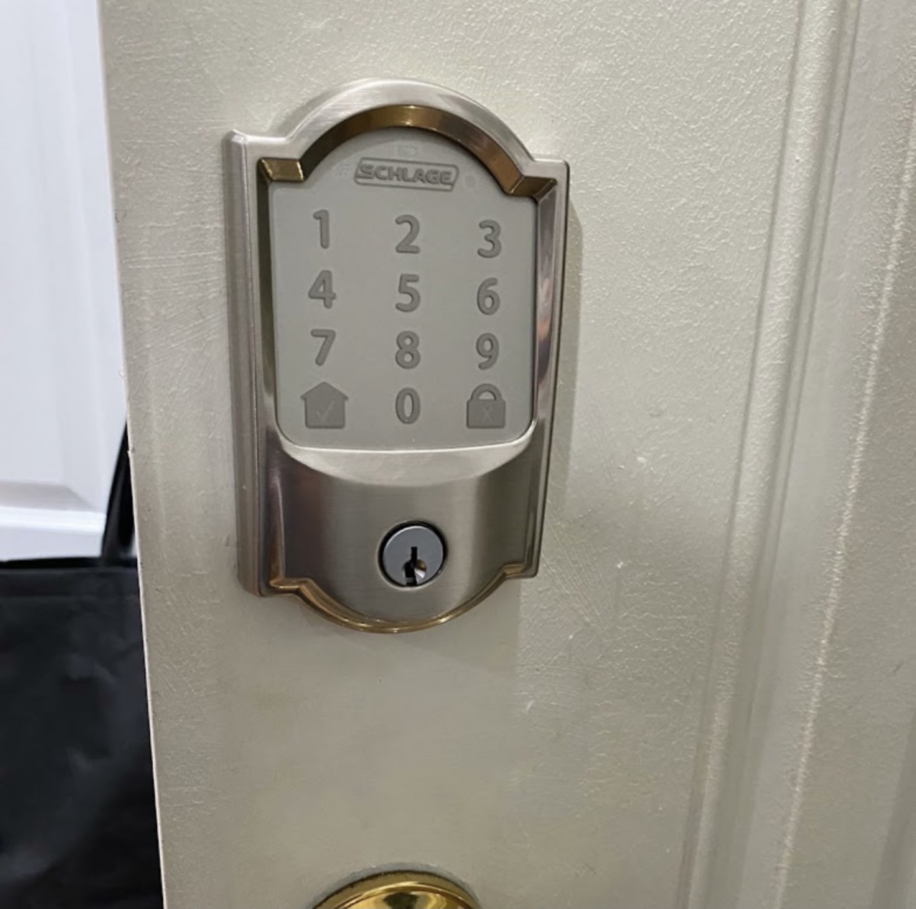 Residential keypad deadbolt